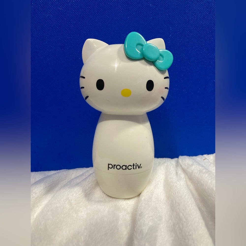 Proactiv Hello Kitty Face Brush *Base Only*